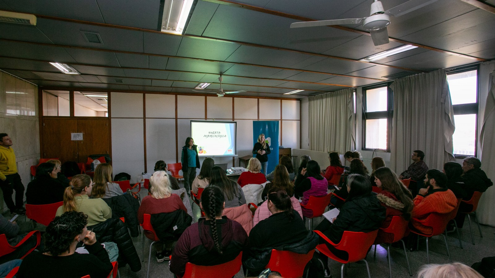Se brindó una capacitación sobre huerta agroecológica en la Ciudad
